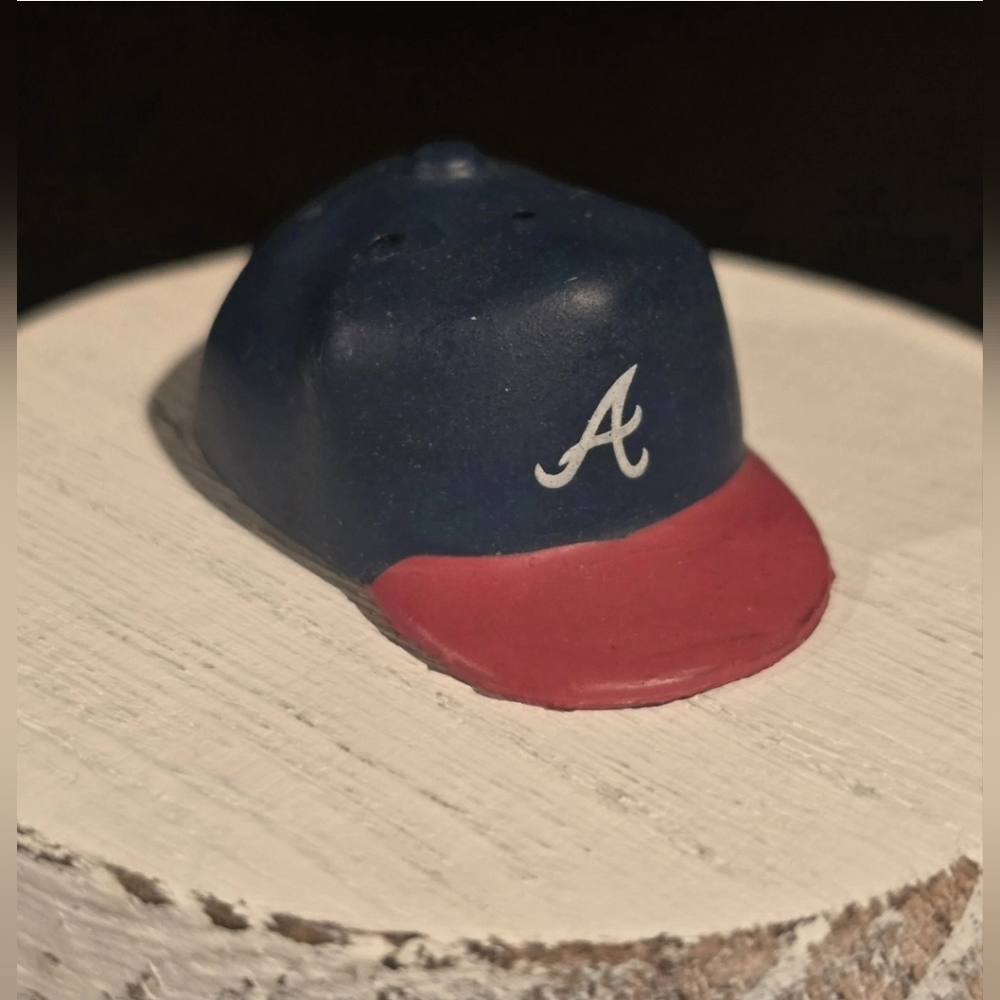 Atlanta Braves Rubber/Plastic Like Mini- Baseball Cap Collectible [ Read Details